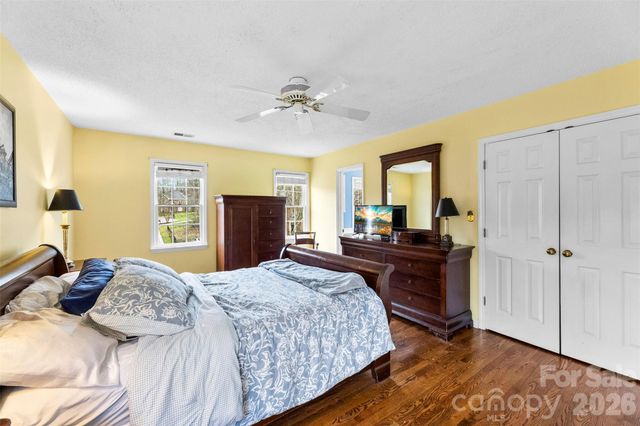 10318 Hollybrook Drive, Charlotte, NC 28277