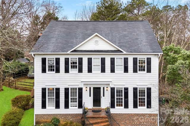 10318 Hollybrook Drive, Charlotte, NC 28277