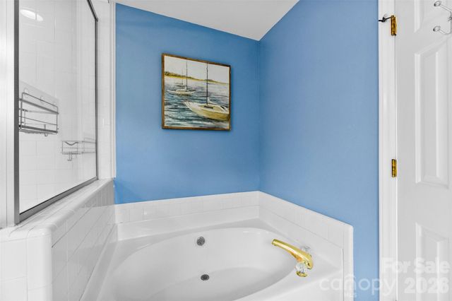 10318 Hollybrook Drive, Charlotte, NC 28277