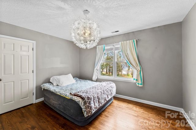 10318 Hollybrook Drive, Charlotte, NC 28277