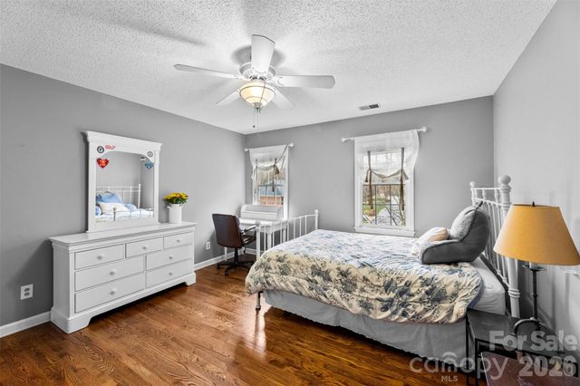 10318 Hollybrook Drive, Charlotte, NC 28277