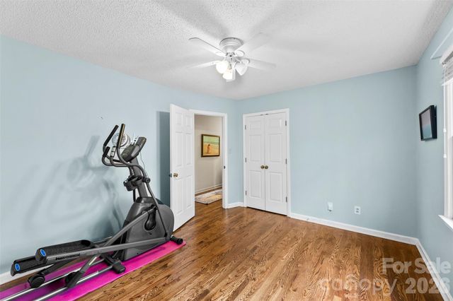 10318 Hollybrook Drive, Charlotte, NC 28277