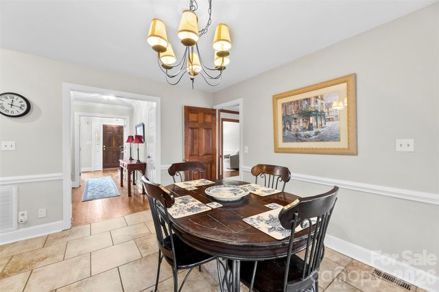 10318 Hollybrook Drive, Charlotte, NC 28277