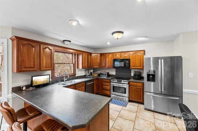 10318 Hollybrook Drive, Charlotte, NC 28277