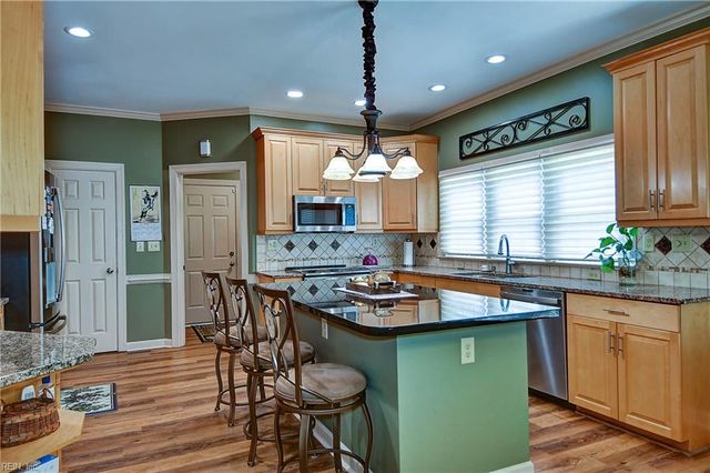 716 Firethorn RD, Chesapeake, VA 23320