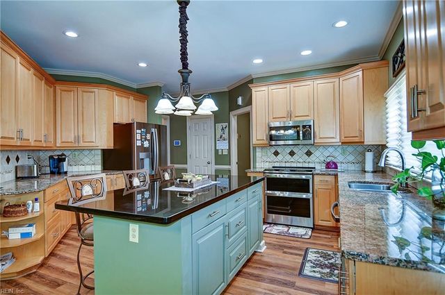 716 Firethorn RD, Chesapeake, VA 23320
