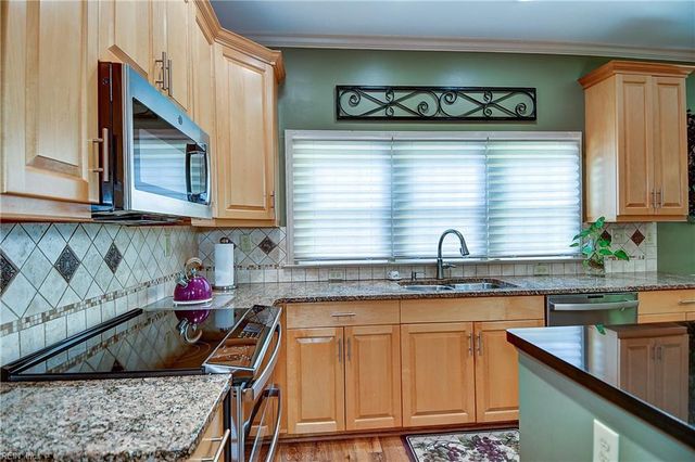 716 Firethorn RD, Chesapeake, VA 23320