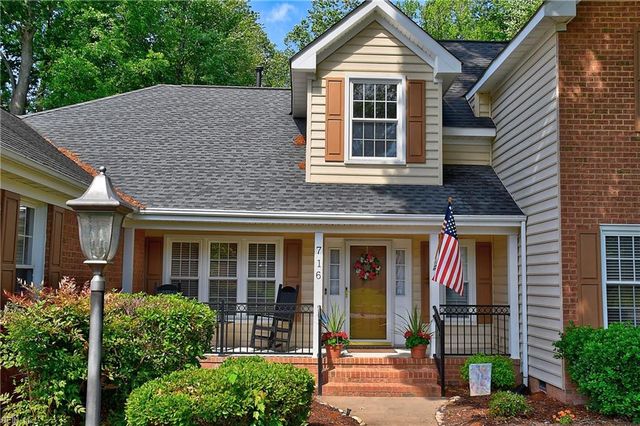 716 Firethorn RD, Chesapeake, VA 23320