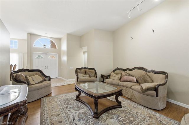 20 Timberland CIR N, Fort Myers, FL 33919