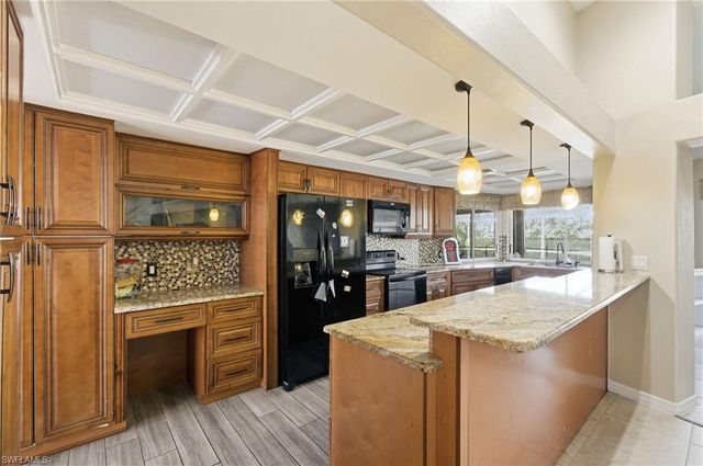 20 Timberland CIR N, Fort Myers, FL 33919