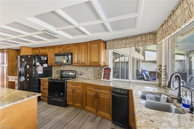 20 Timberland CIR N, Fort Myers, FL 33919