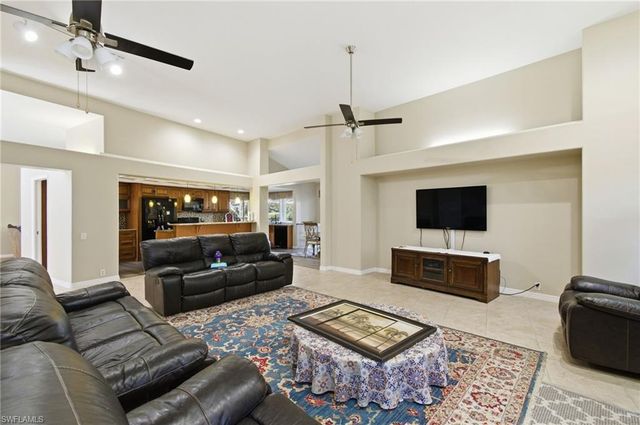 20 Timberland CIR N, Fort Myers, FL 33919