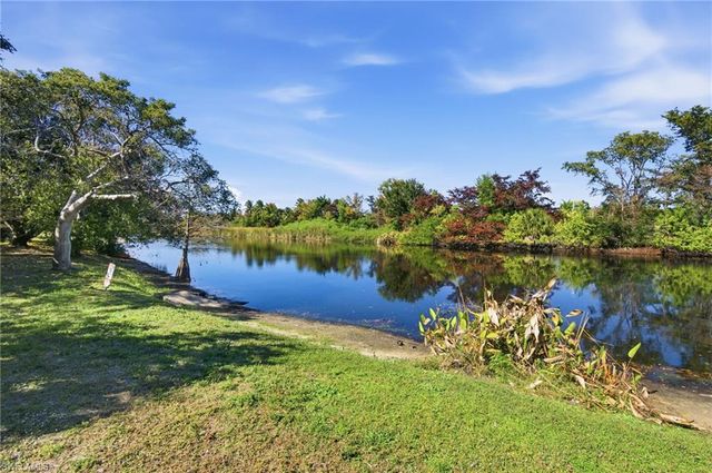 20 Timberland CIR N, Fort Myers, FL 33919