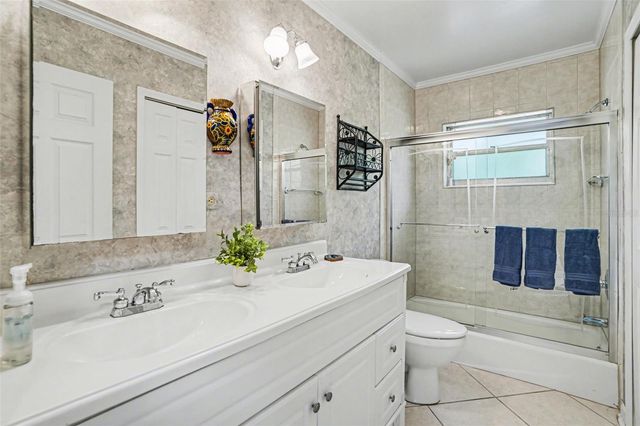 1350 ECKLES DRIVE, Tampa, FL 33612