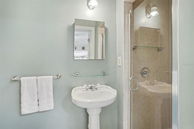 1350 ECKLES DRIVE, Tampa, FL 33612