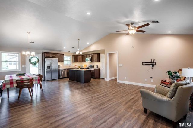 1205 WILDFLOWER Lane, Herrin, IL 62948