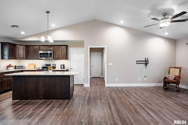 1205 WILDFLOWER Lane, Herrin, IL 62948