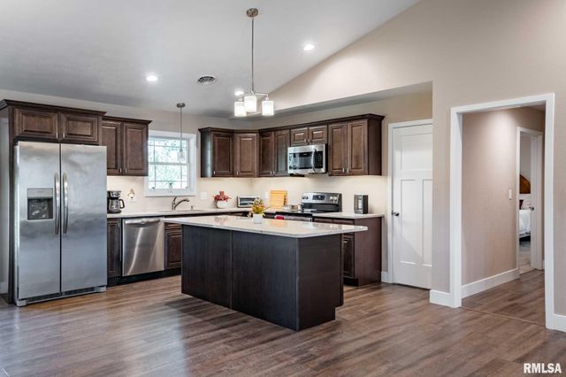 1205 WILDFLOWER Lane, Herrin, IL 62948