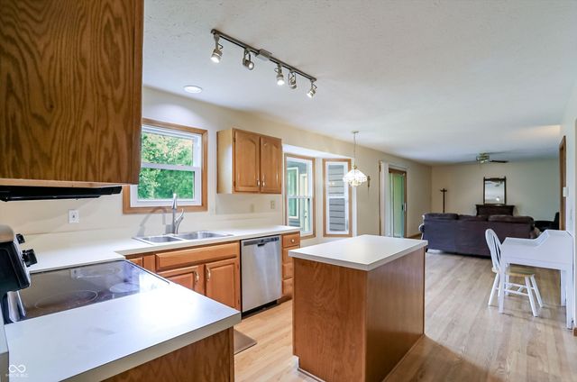 10341 Blue Fin Drive, Indianapolis, IN 46256
