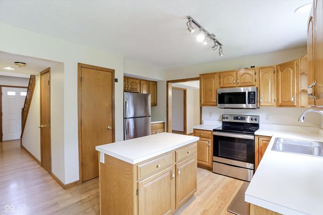 10341 Blue Fin Drive, Indianapolis, IN 46256