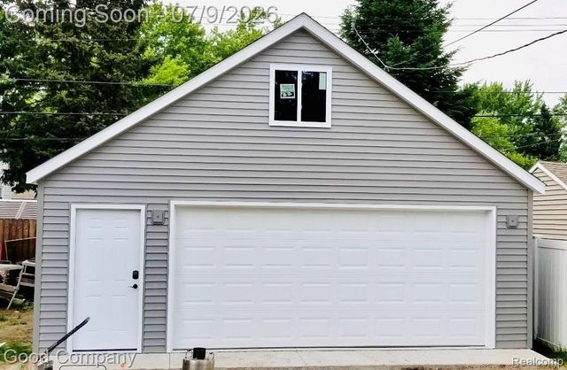 412 Chippewa Street, Clawson, MI 48017