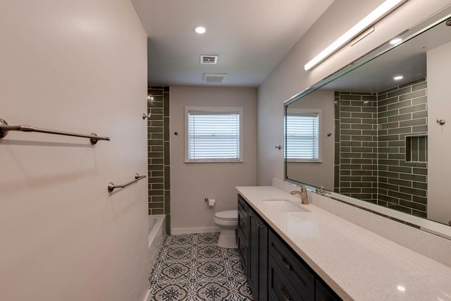 5319 Willowbend Boulevard, Houston, TX 77096