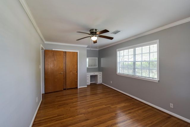 5319 Willowbend Boulevard, Houston, TX 77096