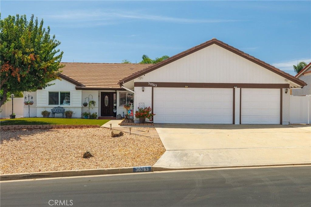 30763 Pyramid Point, Canyon Lake, CA 92587 — photo 2