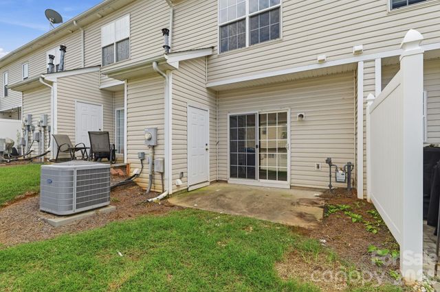 10486 Stokeshill Court, Pineville, NC 28134