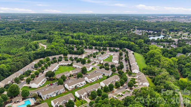 10486 Stokeshill Court, Pineville, NC 28134