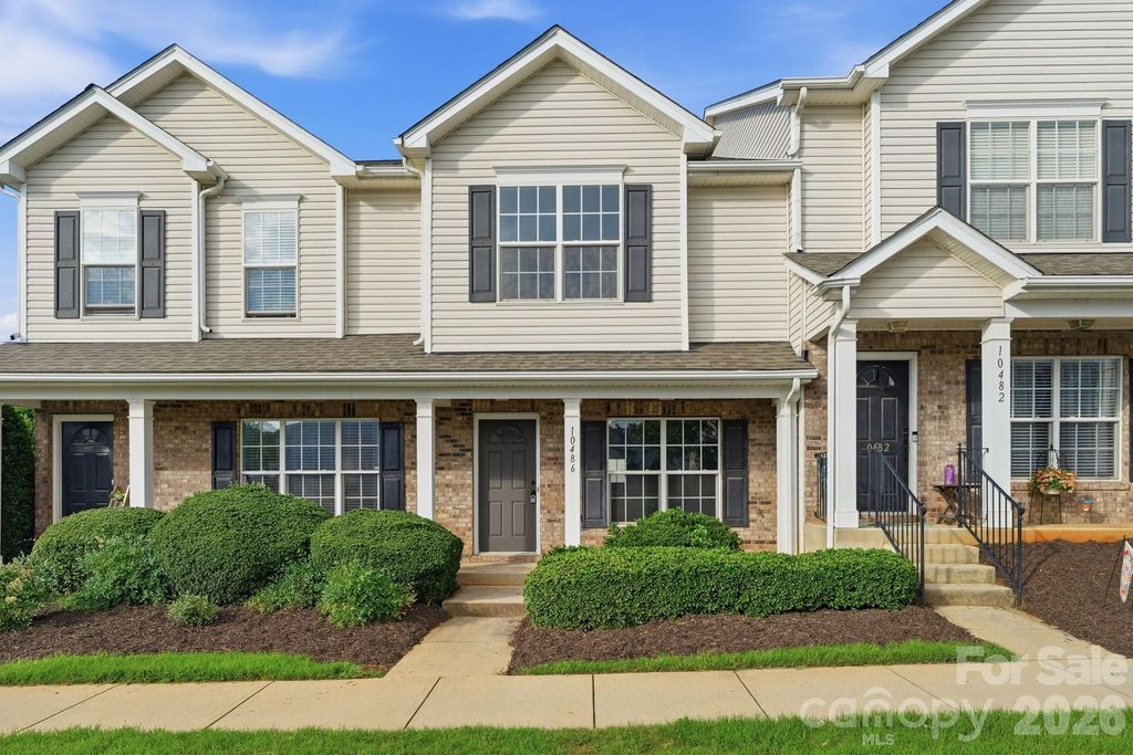 10486 Stokeshill Court, Pineville, NC 28134
