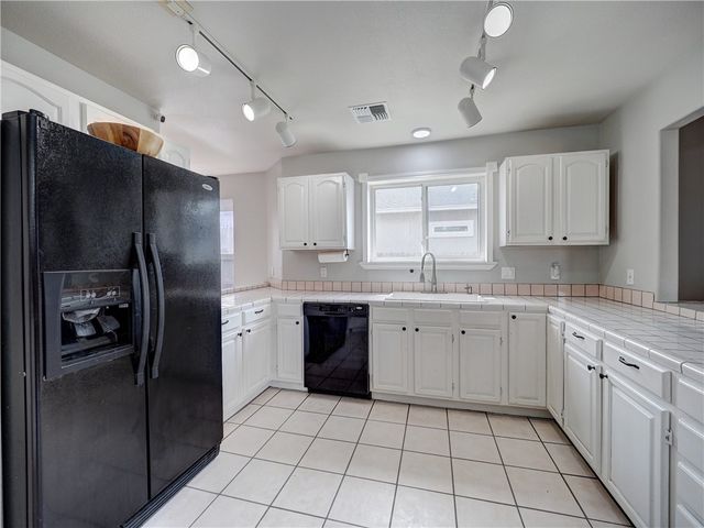 13701 Suntan Ave, Corpus Christi, TX 78418