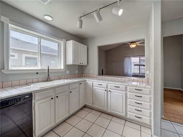 13701 Suntan Ave, Corpus Christi, TX 78418