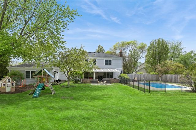 1430 Allyson Court, Libertyville, IL 60048