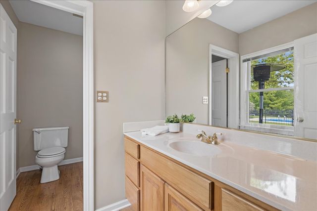 1430 Allyson Court, Libertyville, IL 60048