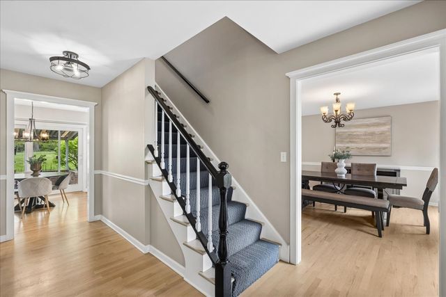 1430 Allyson Court, Libertyville, IL 60048