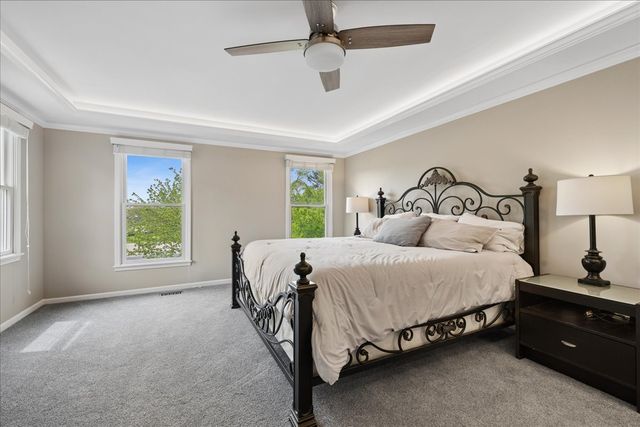1430 Allyson Court, Libertyville, IL 60048