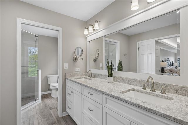 1430 Allyson Court, Libertyville, IL 60048