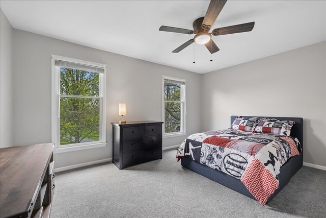 1430 Allyson Court, Libertyville, IL 60048