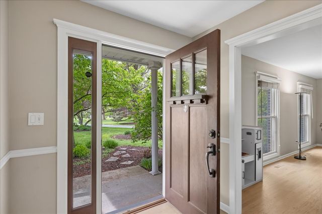 1430 Allyson Court, Libertyville, IL 60048