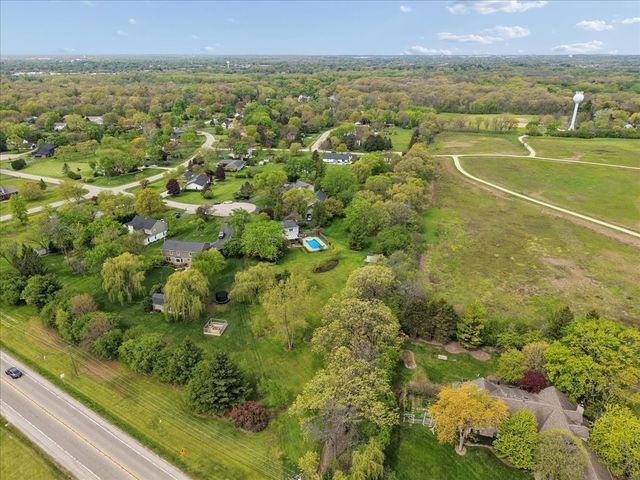 1430 Allyson Court, Libertyville, IL 60048