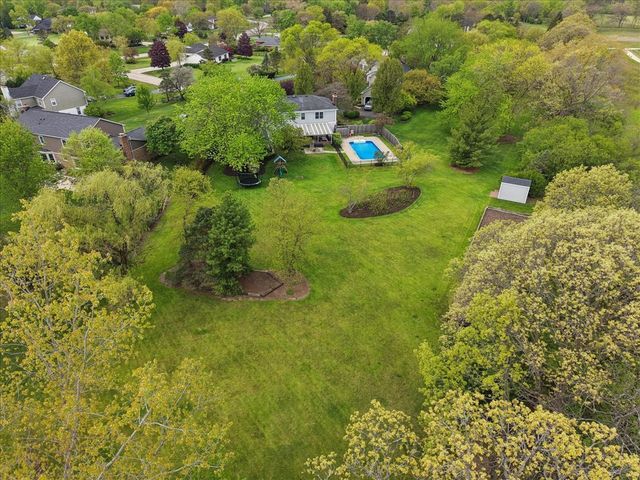 1430 Allyson Court, Libertyville, IL 60048