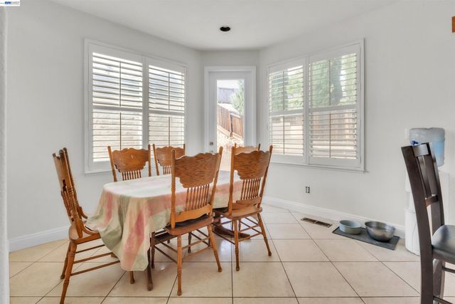 47 E Country Club Dr, Brentwood, CA 94513