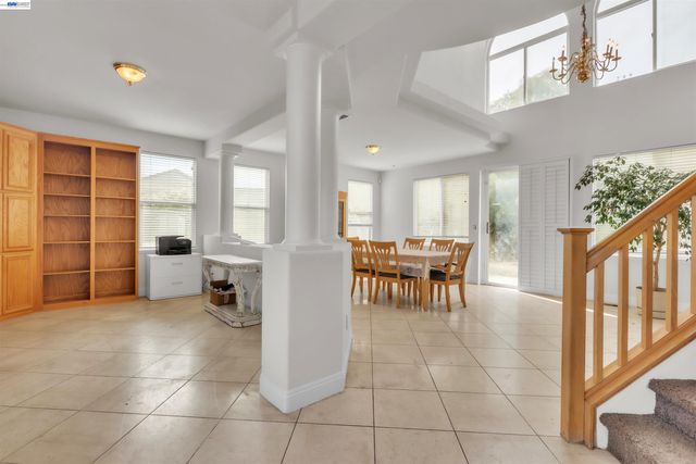 47 E Country Club Dr, Brentwood, CA 94513