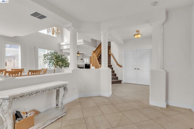 47 E Country Club Dr, Brentwood, CA 94513