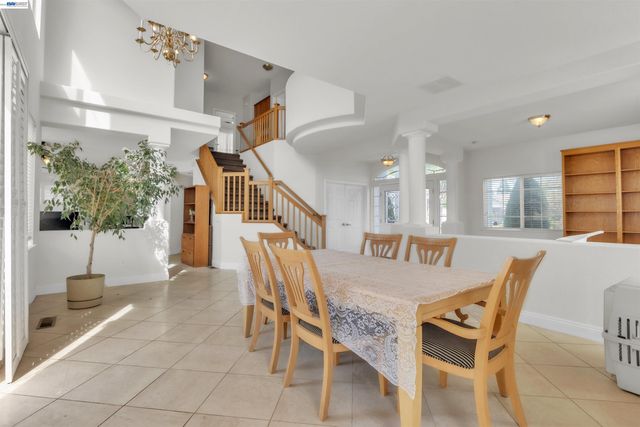 47 E Country Club Dr, Brentwood, CA 94513