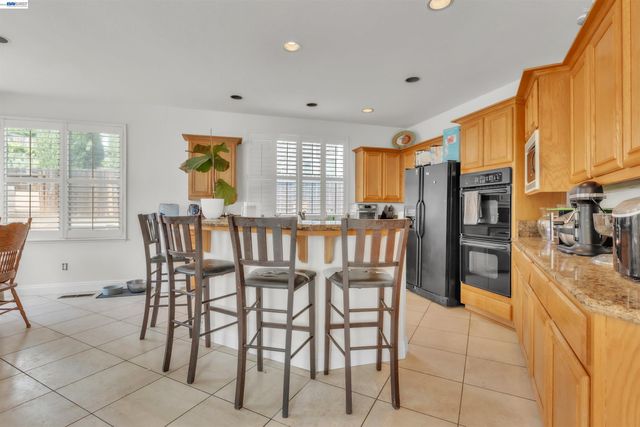 47 E Country Club Dr, Brentwood, CA 94513