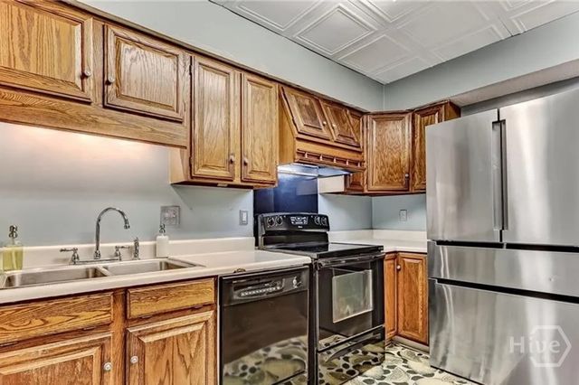 5020 Laroche Avenue, Savannah, GA 31406
