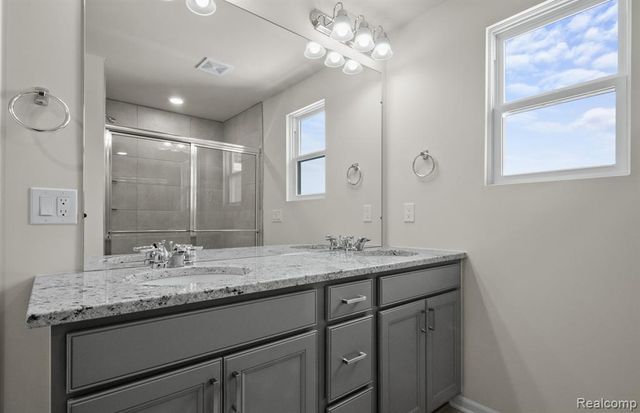 4040 Nottingham Circle, Clarkston, MI 48346