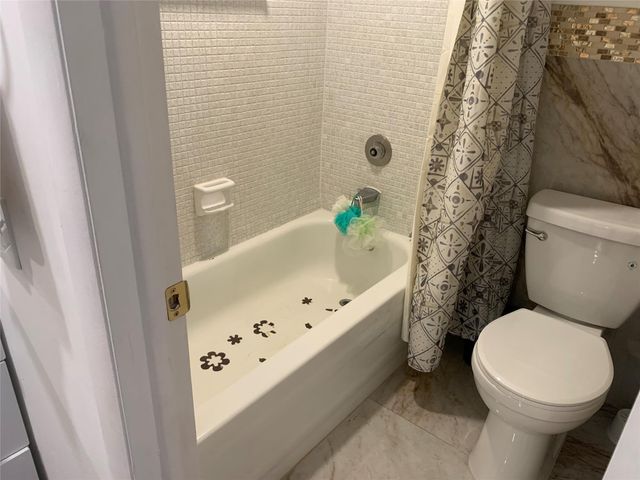 9081 Lime Bay Boulevard 214, Tamarac, FL 33321